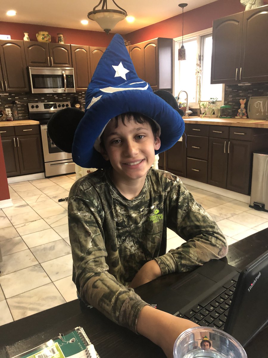 sampiz's tweet photo. First second day of school #esasdlfh2020 Disney Day https://t.co/4zTx0955nk