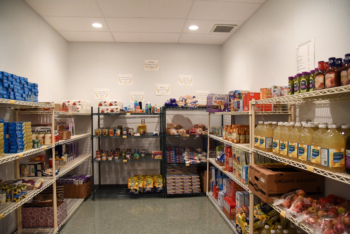 WSUTriCities's tweet photo. .@WSUTriCities #CougarCupboard sponsored by #LambWeston now offers food pick-up area at #WSU Pasco Extension for students &amp; their families
 
Boxes of food available at 404 W Clark Street in Pasco:

Today 2 pm – 4 pm
Tuesday, March 31, 10 am – noon
Wednesday, April 1, noon – 2 pm https://t.co/btLngI9W24