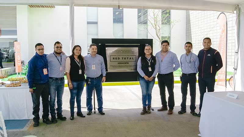 NacionTransporT's tweet photo. #TallerdeBodyShop de #KenworthdelSur obtiene #certificación #RedTotal
Kenworth Mexicana @KenworthMexico #KenworthMexicana Kenworth del Sur @KenworthDelSur #Kenworth @NacionTransporT #NaciónTransporte
https://t.co/tlT1PnuUTR https://t.co/RCWYbs45c5