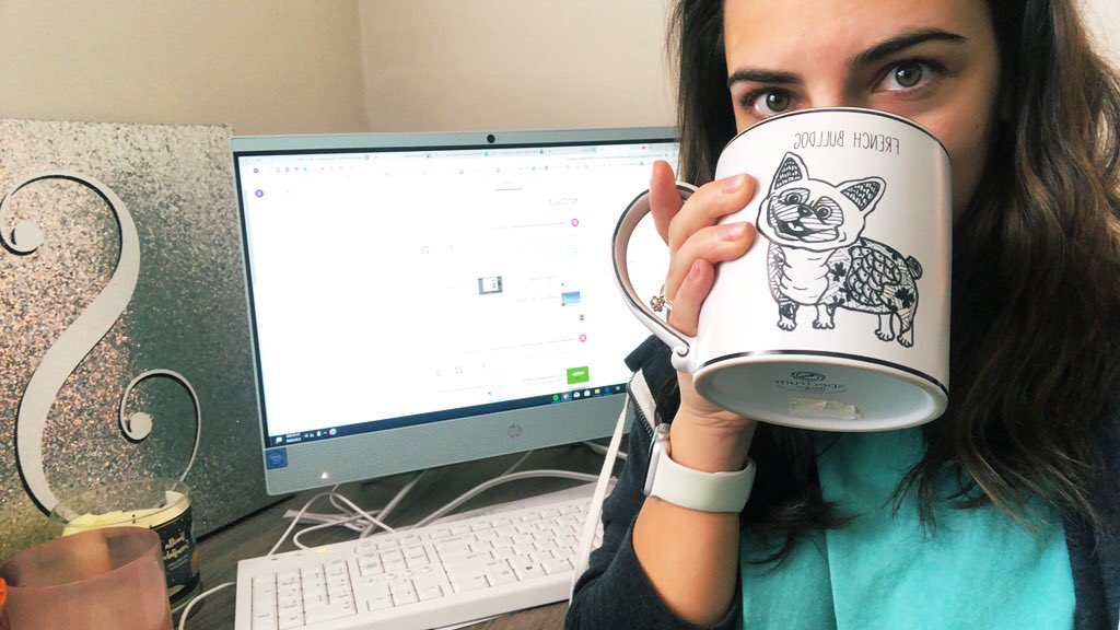 shelbi_harper4's tweet photo. Love my little at home workplace! #tmgenius #ntiselfiechallenge #HealthyAtHome #MakeAndyProud https://t.co/Fhi64pkPK8