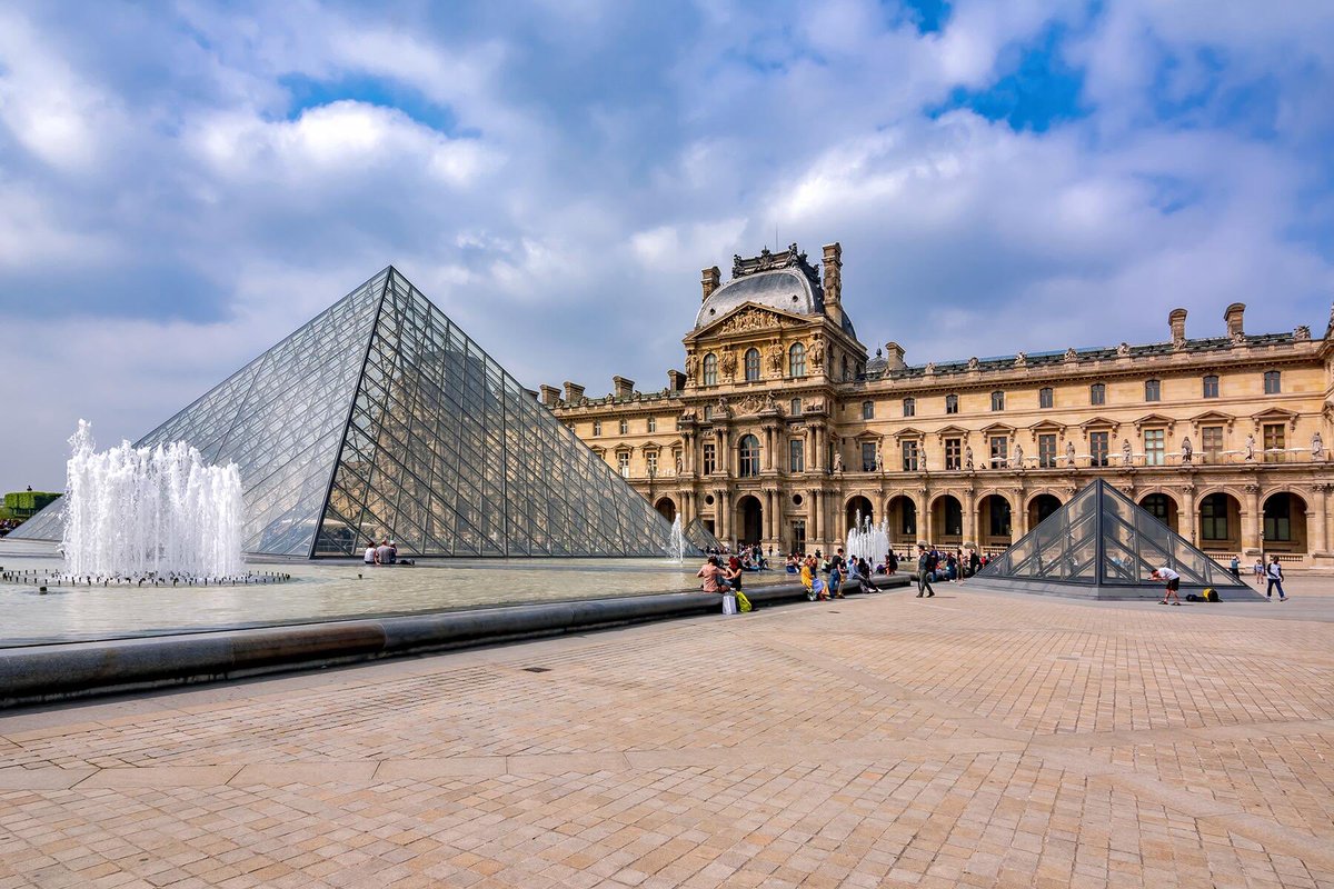 MissC3RCE's tweet photo. I have always wanted to go to Paris and use the little French I know π #RCEVirtualVacation #Bonjour https://t.co/2uIe2gqVBO