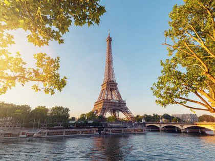MissC3RCE's tweet photo. I have always wanted to go to Paris and use the little French I know π #RCEVirtualVacation #Bonjour https://t.co/2uIe2gqVBO