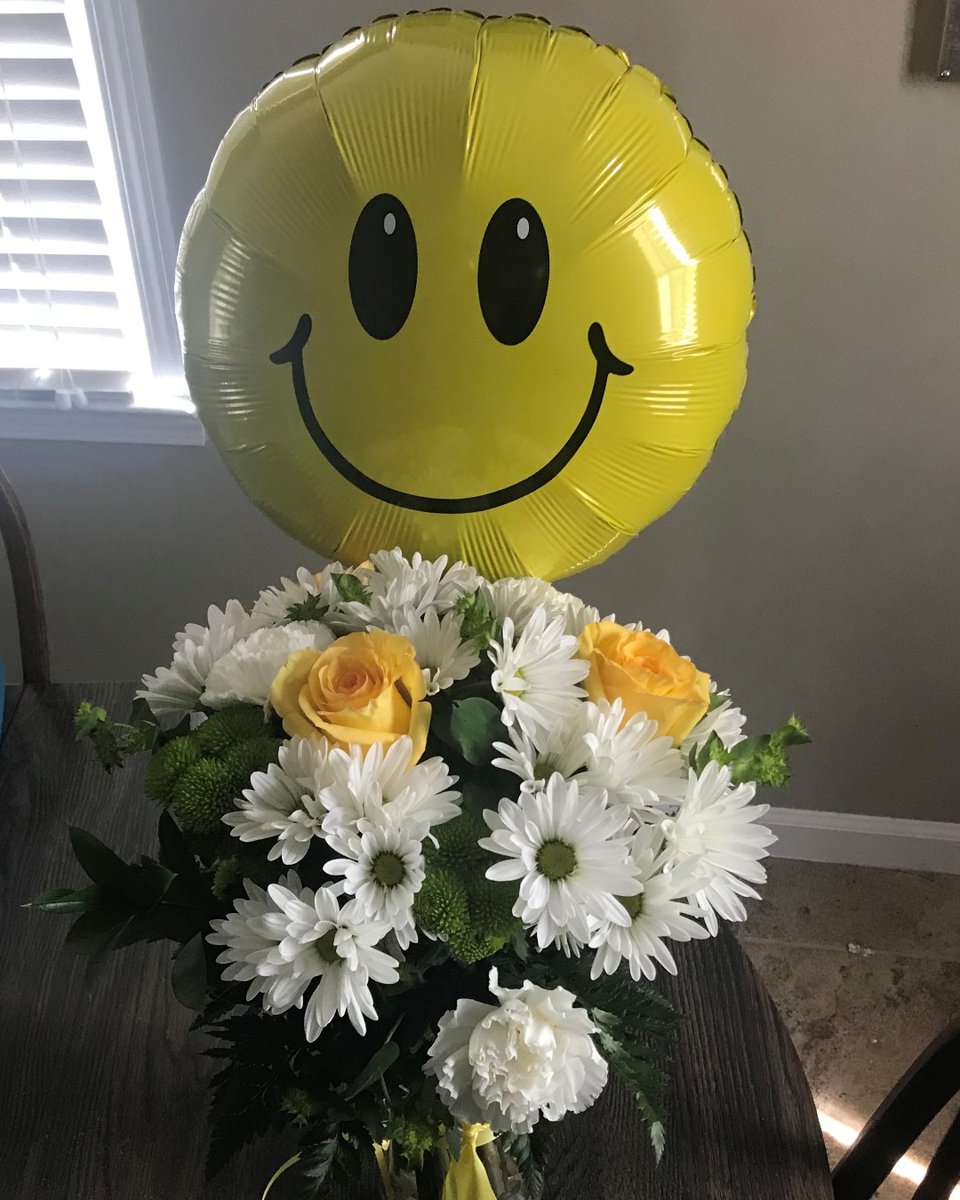 BmgAtlanta's tweet photo. Our agent, Sarah, received this wonderful surprise the other week. Thank you Odin G. for the beautiful flowers! #bmgatlanta #bmgmodels #bmgtalent #ourtalentrock https://t.co/gbqHRLRzAN