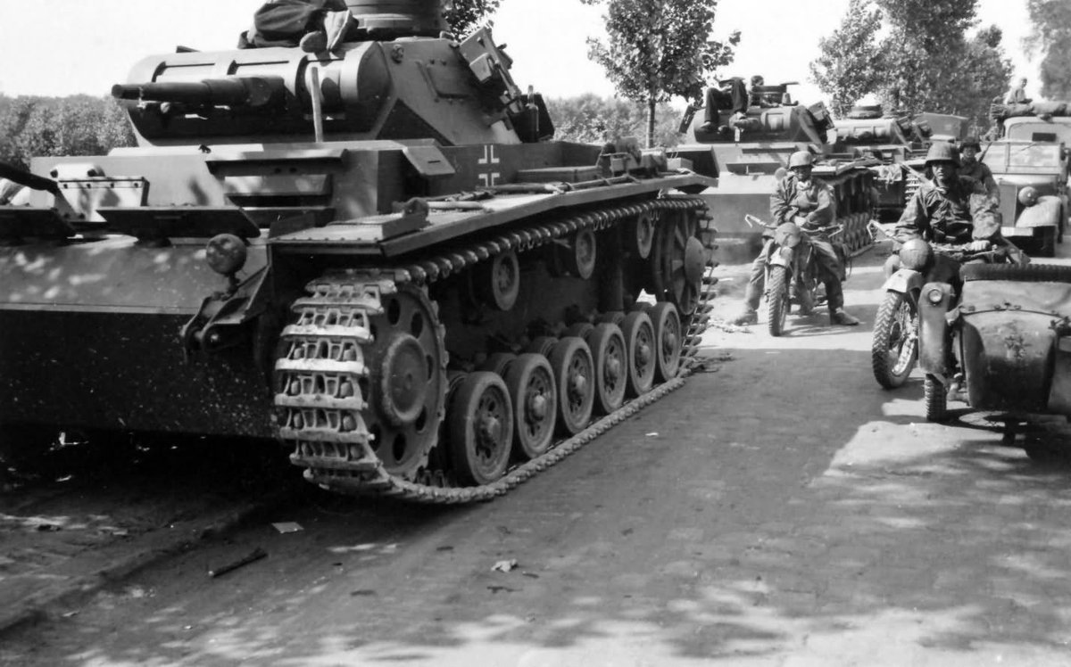 Wo tank. Немецкие танки во Франции 1940. Танки Германии 2 мировой. Танк PZ 2 1940. PZ IV во Франции 1940.