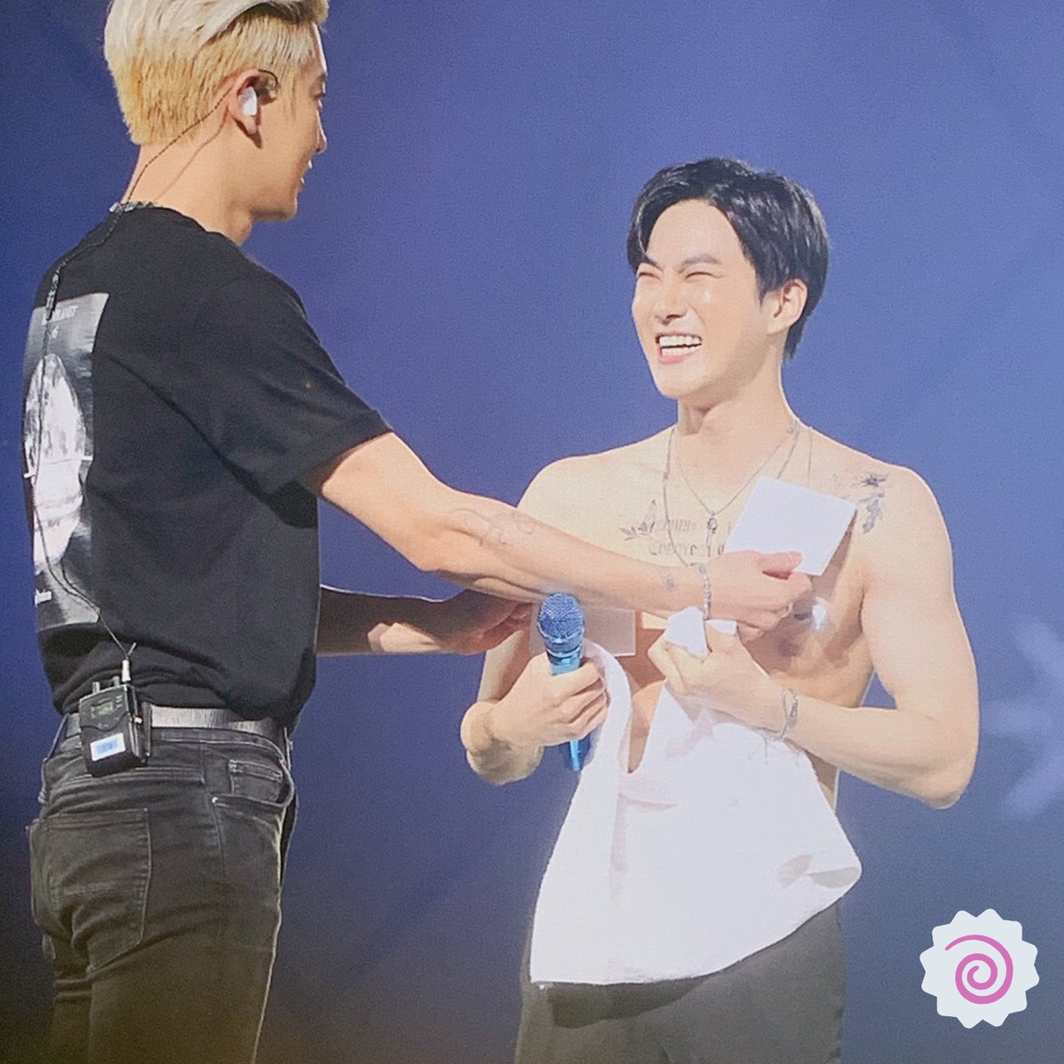 ぎ 1 Exo スホ もう彼についてはかっこいいとかわいいが完璧に調合されてることはいうまでもない キラキラリーダーやのにみんなのいじりの的なんも最高すぎる 結婚して