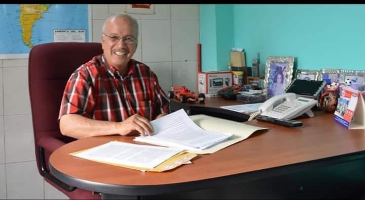 ChristianArval1's tweet photo. Hay dolor en la familia radiodifusora #Riosense por la muerte del Lcdo. Gerardo Mosquera. Propietario y director de RADIO VIVA 91.1FM. Mi solidaridad con su familia. Tirso Mosquera Mogro. @aerguayas @aerguayas https://t.co/7Jf9YKHNA8
