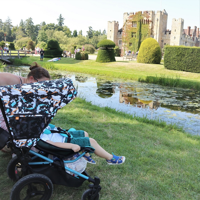 FrenchieMummy's tweet photo. Do you love & miss @hevercastle? Share some of your favourite memories from a visit to this gorgeous place using #HeverMemory. Here are some of ours & we can not wait to come back when life gets back to normal ππ https://t.co/bHhhKJKzM1