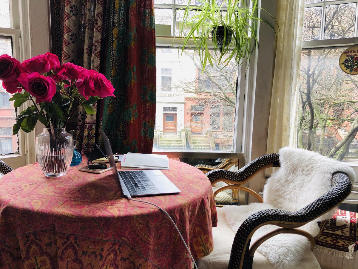 2liberte's tweet photo. working from home https://t.co/J7OYLRj6nJ
