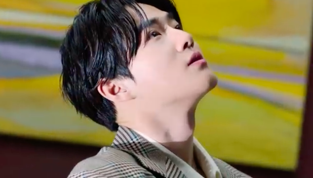 WORLDMUSICAWARD's tweet photo. #EXO’s #Suho explodes on the global digital charts with his 1st Solo album #SelfPortrait, already #1 on iTunes in 43 countries and still counting!👊👨‍🎤💿💥4️⃣3️⃣➕🌎🔥🌟👑 @weareoneEXO 
https://t.co/hJu9nRsAaI https://t.co/WjNlUtUdR7
