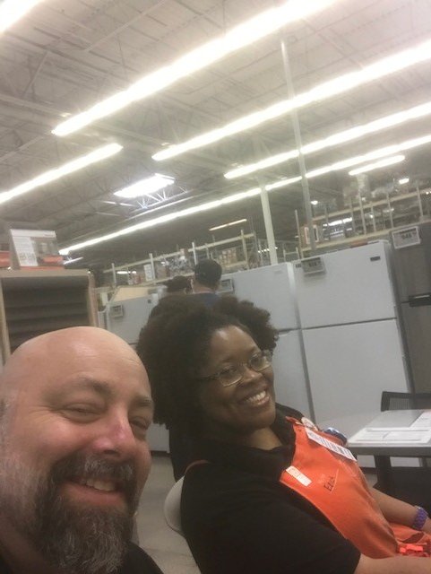 ScotthallHDMS's tweet photo. We are ONE Home Depot !! 🥇 HDMS Tech Shane Baldwin spending his days off, helping in store 122 Savannah Ga.🌞 over the weekend.  Proud of him, proud of our entire team of techs working in stores.🎯@thd_jeremy @joshrodgersHD @ChrisGHDMS @TammyColemanTHD @VanderkooiHD 
💪💯😇⭐️⭐️ https://t.co/qJSehQ9Osk