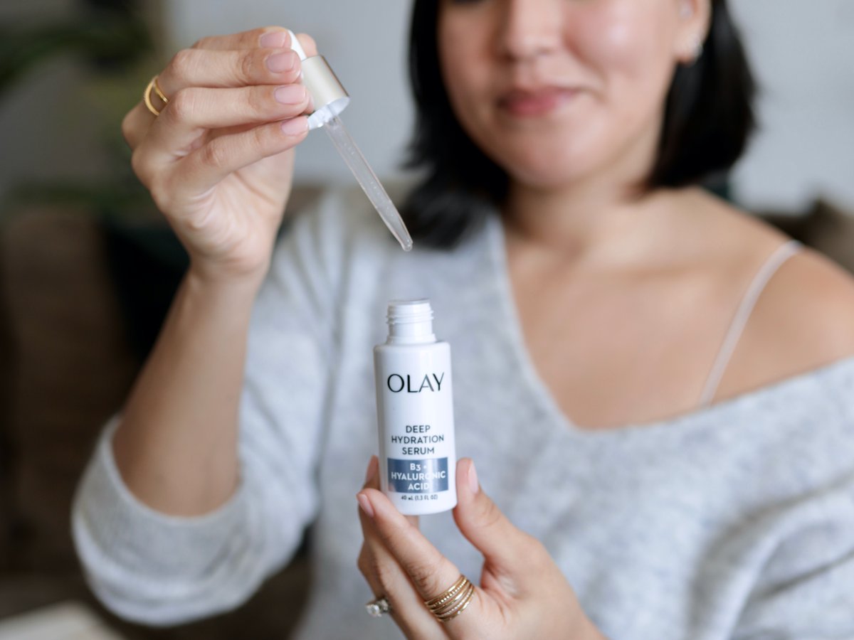 jessicayflores's tweet photo. .@olayskin has launched a collection of serums to address a number of skin concerns. I'm testing out the Deep Hydration Serum with Vitamin B3 + Hyaluronic Acid. Here are my results after just two weeks! Check the #MyOlay serums here: https://t.co/mD85wg573L #ad https://t.co/eP7yKtjps0