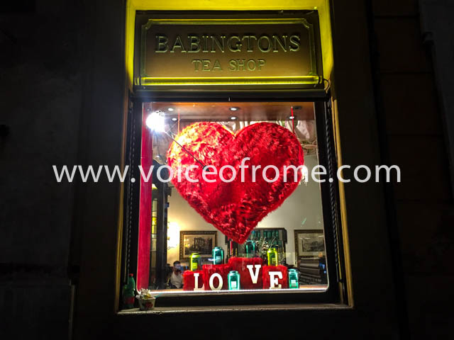 Voiceofrome's tweet photo. #Roma #Rome #Rzym #Italia #Italy #Wlochy #Love ❤️💔 https://t.co/6wcbbh5o2r