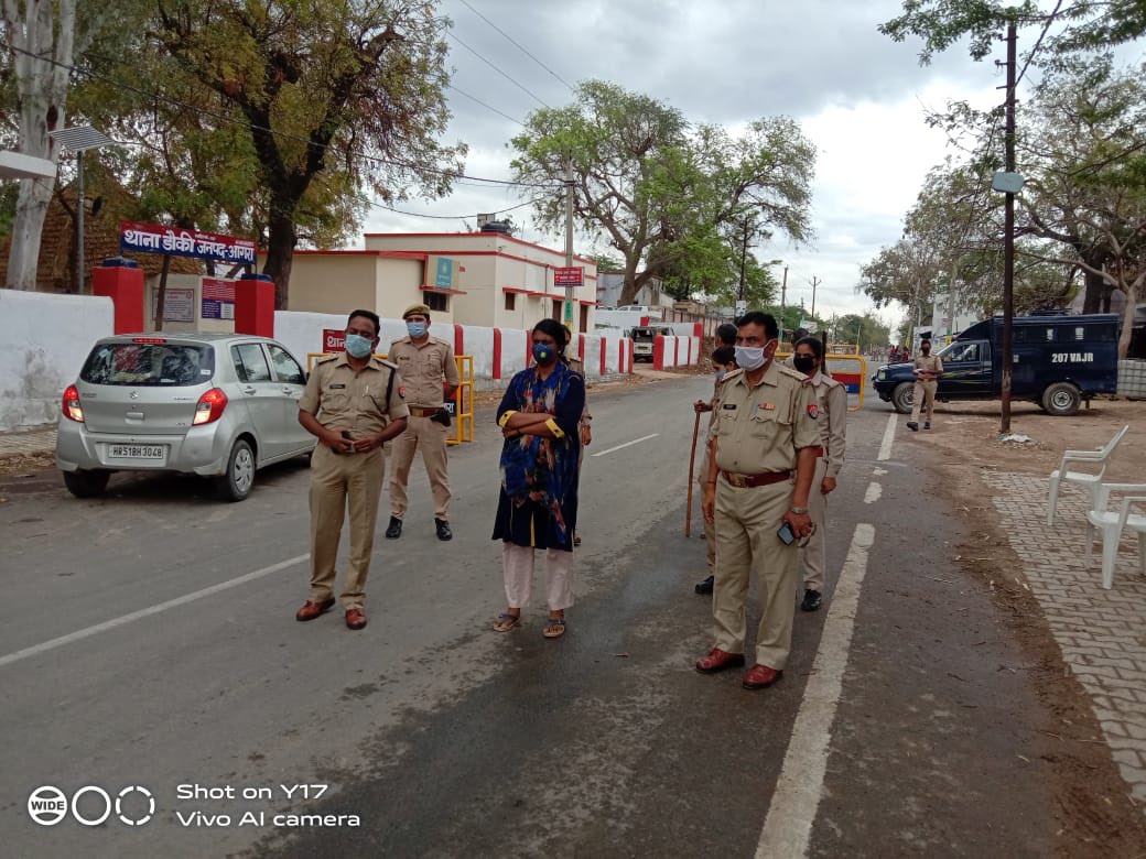 What a week it has been!!!!
 
Day 1: Implementing lockdown #Lockdown21  
Day 2: Ensuring supply of essential commodities #essentialgoods 
Day 3: Creating awareness among people not to panic #NoPanic 
Day 4: Social distancing in an otherwise crowded Sabji Mandi #SocialDistancing