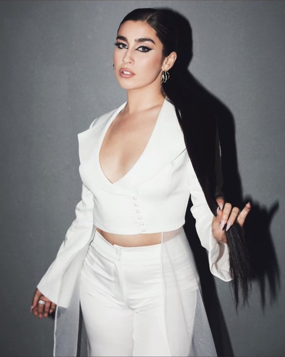 ljsquadlatam's tweet photo. 🔮 ¡Escuchá a todo volumen #Lento de @laurenjauregui! 🔮 🐯
Has clic acá:
👉playlists spotify:
https://t.co/lXAOGBaVzs
Youtube :
https://t.co/tXbEaUJy2u
!!NO OLVIDES HACER SHAZAM ES MUY IMPORTANTE PARA LAS RADIOS !! #lentowatchparty #StreamLento https://t.co/b9LZ2TfmjF