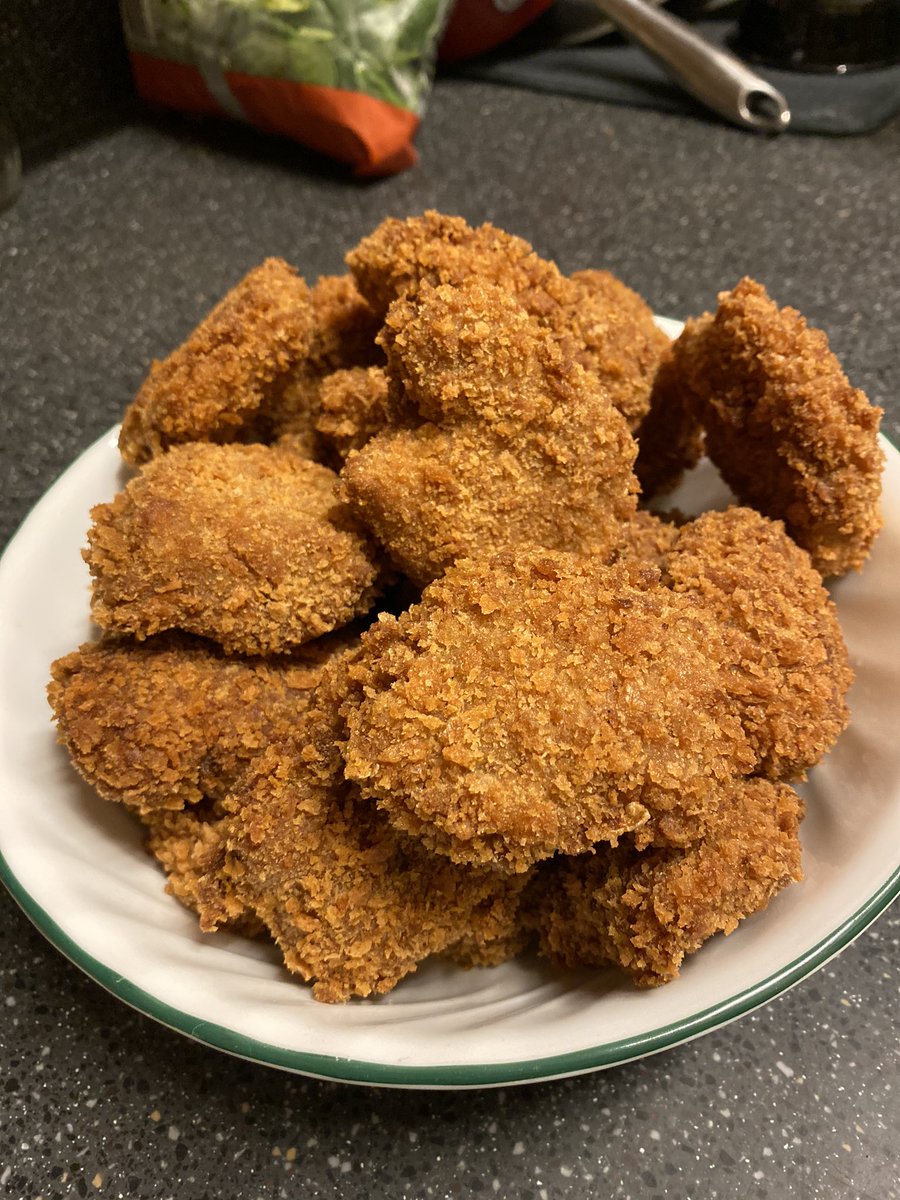 Yesterday I may have made the best chickn nuggets (tenders?) I’ve ever made. Before and after buffalo sauce