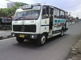 infoseni_'s tweet photo. Jaman dulu bis ini jadi idola masyarakat Jogja, ada KOPATA , KOBUTRI, ASPADA dan PUSKOPKAR dan DAMRI. Andalanmu dulu jalur berapa? https://t.co/G66YQklWjJ
