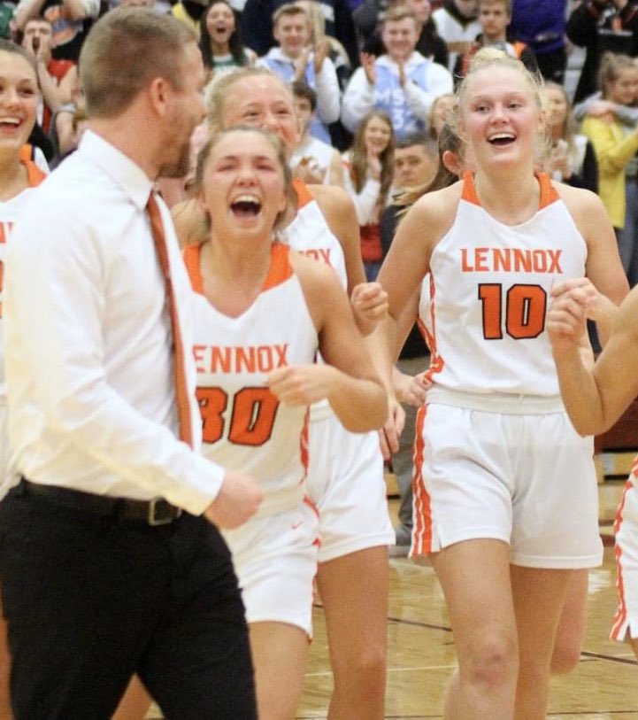 Adam_Quail's tweet photo. Challenge accepted. Once you are nominated you have 24 hours to respond or you donate $20 to a local charity. You nominate 4 coaches. You have to post a photo of you coaching. I nominate @TkKlinger @sadeboer @CoachMaxwellUSF @danalmarquardt https://t.co/dAKXFrxSYa