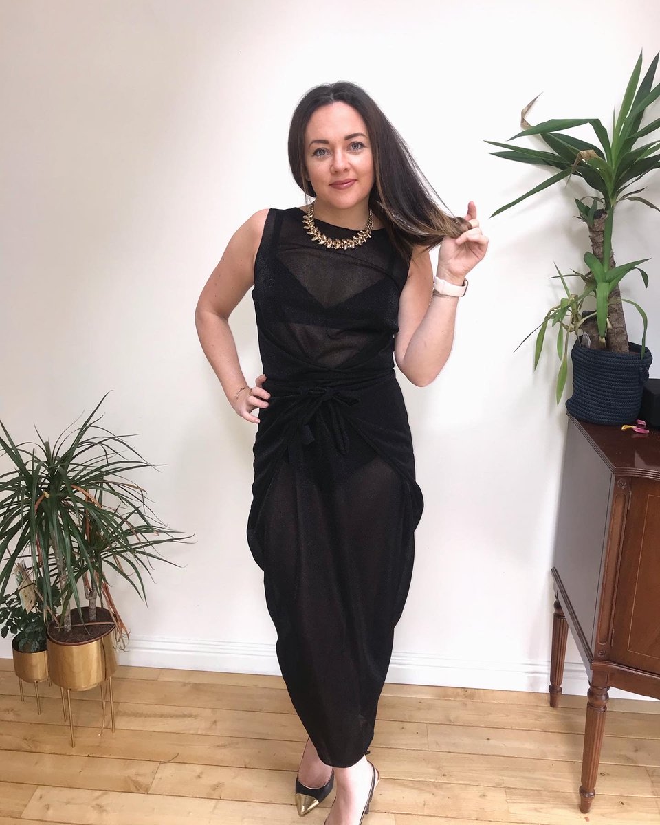 SewConfident's tweet photo. Tonight we have our 2nd live, online sewing class - the Kielo wrap dress π As you can see it is very flattering and Jenny can't wait to add another one to her collection π #TheLockdown #CreateWhileYouIsolate #Sewing https://t.co/WGdTaHKj3o