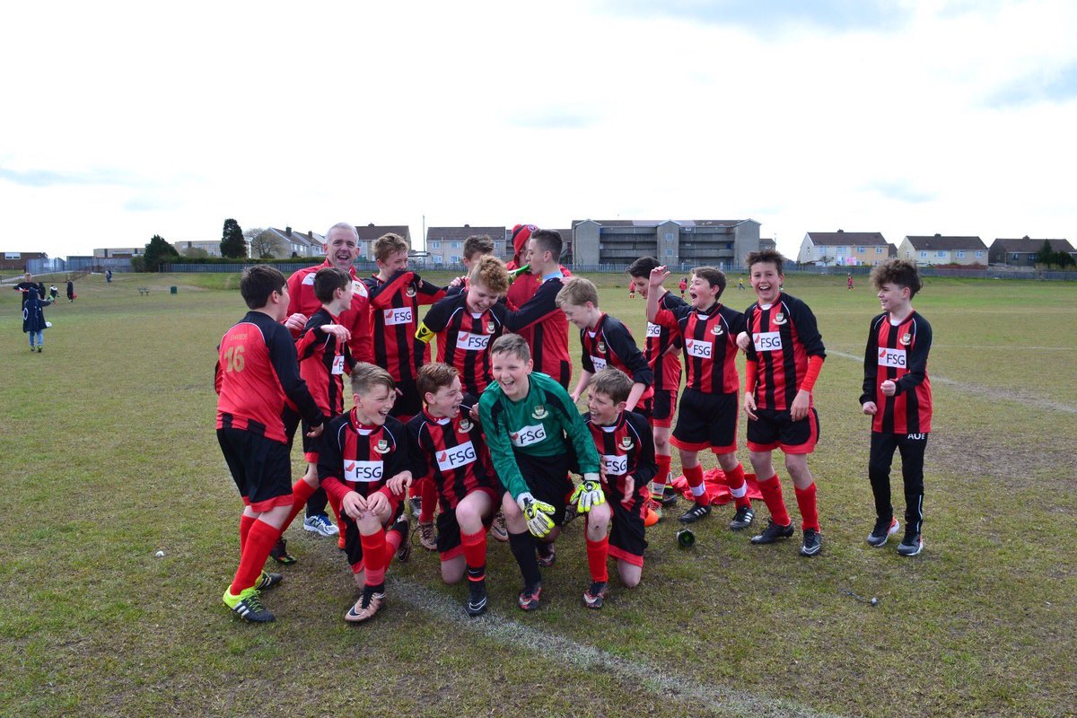 NAGabriel's tweet photo. @jackjiffy @sw37ans @robhops @d5hls @davidhills12 @MikeRutherford_ @MartynJames1977 @MattTooze @StivShunto Glory days. Few years back, winning the league vs Sandfields at Mynydd Newydd. Some half-decent footballers in that picture. Let me nominate @StivShunto @tomgriffiths44 @barrydoom @MattTooze even though I know half of them have already done it. https://t.co/7tTnsCKzVJ