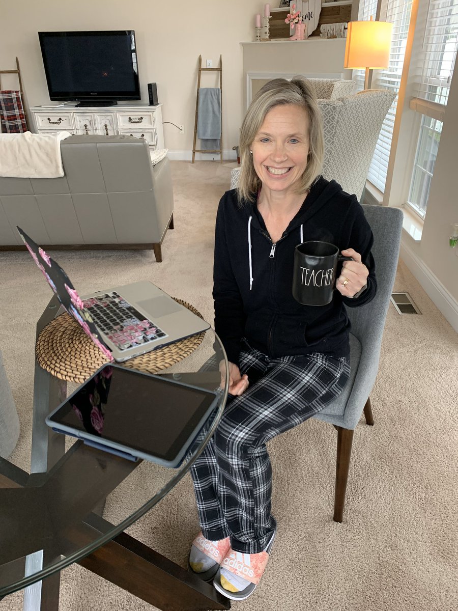 Mrs_Shook_HCSD's tweet photo. Office hours and pajamas💙#WMSeLearning #OneHilliard #InThisTogetherOhio #ReadyforTomorrow https://t.co/Lh3v5rq50f