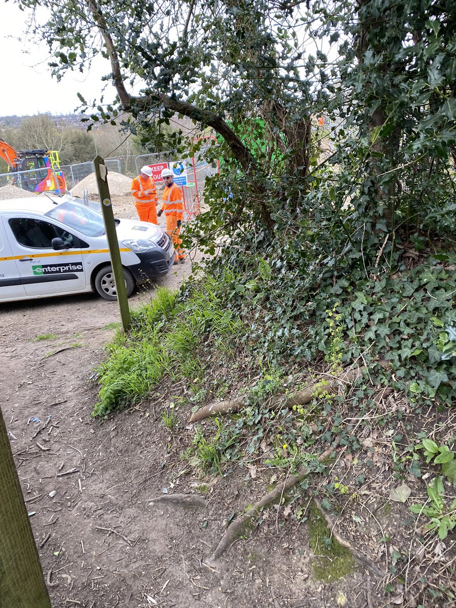 rose_and_bryan's tweet photo. @BBCNews despite police FBC &amp; HCC complaints theses workers are clearly immune to COVID they then dread the live when they need supplies in Titchfield village! Why are they allowed to get away with this ? The NHS need us ALL to distance &amp; show respect for the rules we are under https://t.co/KXzqDROE6Z
