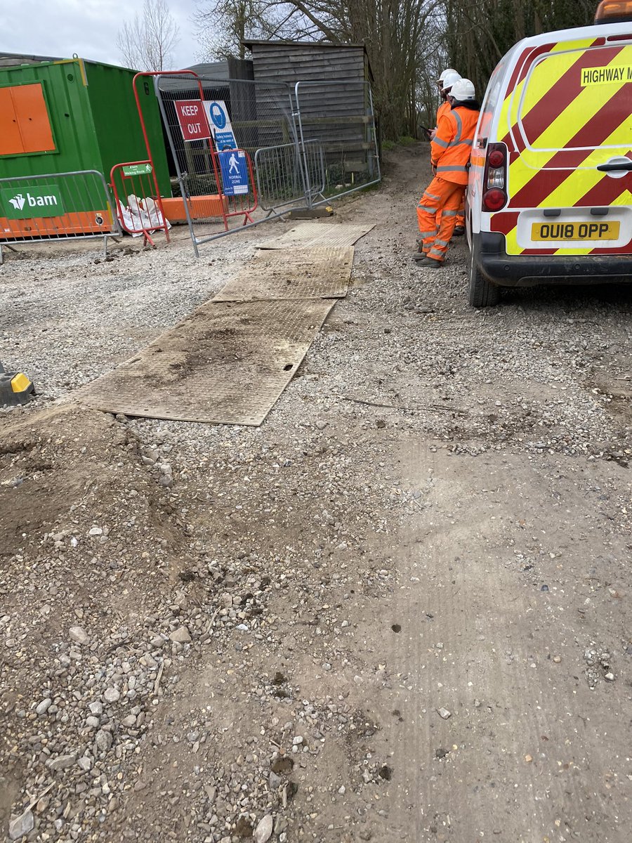 rose_and_bryan's tweet photo. @BBCNews despite police FBC &amp; HCC complaints theses workers are clearly immune to COVID they then dread the live when they need supplies in Titchfield village! Why are they allowed to get away with this ? The NHS need us ALL to distance &amp; show respect for the rules we are under https://t.co/KXzqDROE6Z