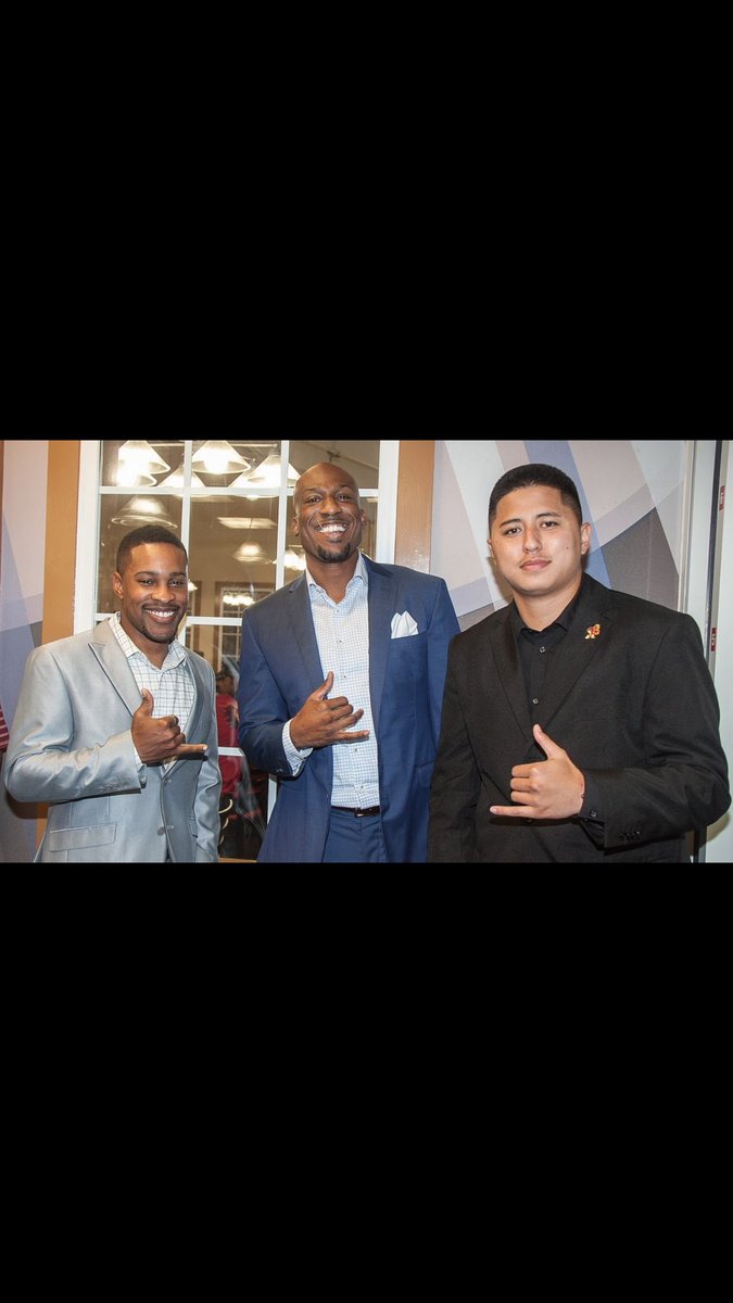 frcali2hiwluv's tweet image. Challenge accepted from @CoachRyanO
Once nominated you have 24 hours to respond AND donate $20 to local charity.  Post a pic of yourself coaching.

I nominate @MoveThoseChainz @abe_elimimian @TheStoweShow @_AntTaylor