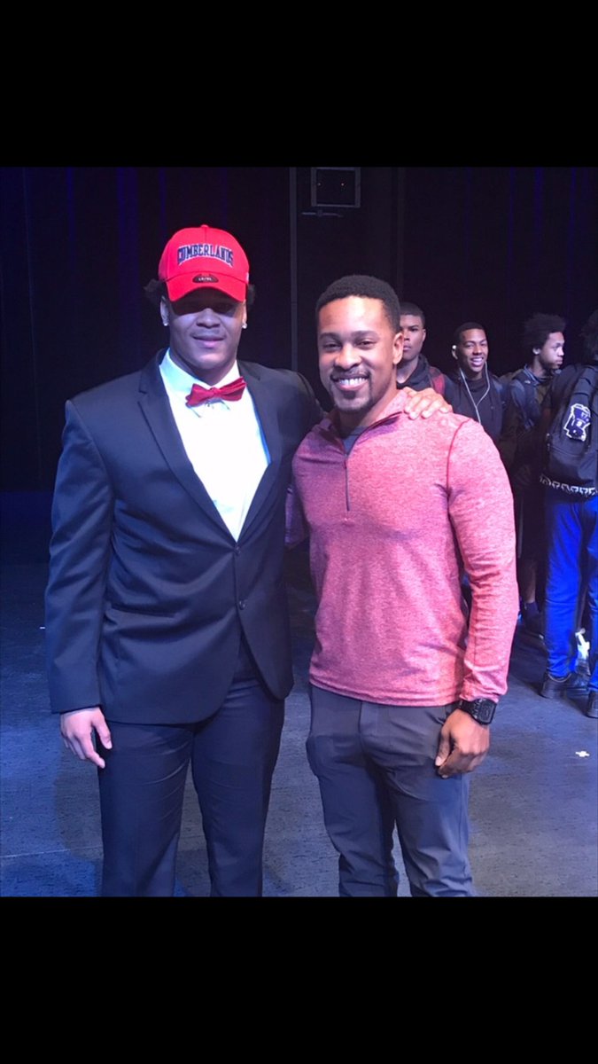 frcali2hiwluv's tweet image. Challenge accepted from @CoachRyanO
Once nominated you have 24 hours to respond AND donate $20 to local charity.  Post a pic of yourself coaching.

I nominate @MoveThoseChainz @abe_elimimian @TheStoweShow @_AntTaylor