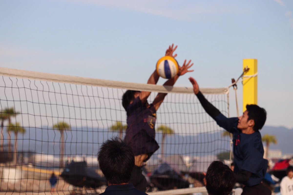NEWtirols's tweet photo. チロルズです！
新大学1年生のみなさん！🌸私たちと一緒にビーチバレーしませんか？🏐🏖どこの大学の1年生でも大歓迎！毎週土日朝10時から百道浜ビーチバレーコートで待ってます！何かあればDMへ！
#tirols #チロルズ #ビーチバレー
#春から福大 #春から九大 #春から中村
#春から西南　#春から九産 https://t.co/t5IrfM05rb