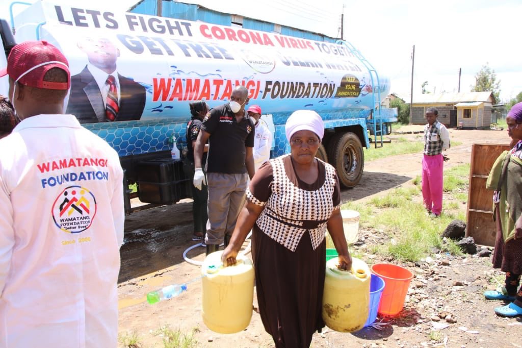 pkimani99's tweet photo. ⁦@KWamatangi⁩  On day 2 on the frontline against CORONA VIRUS. What would a lockdown mean for this people without water? Wash your hands all the time? https://t.co/X7S5zBWaH9