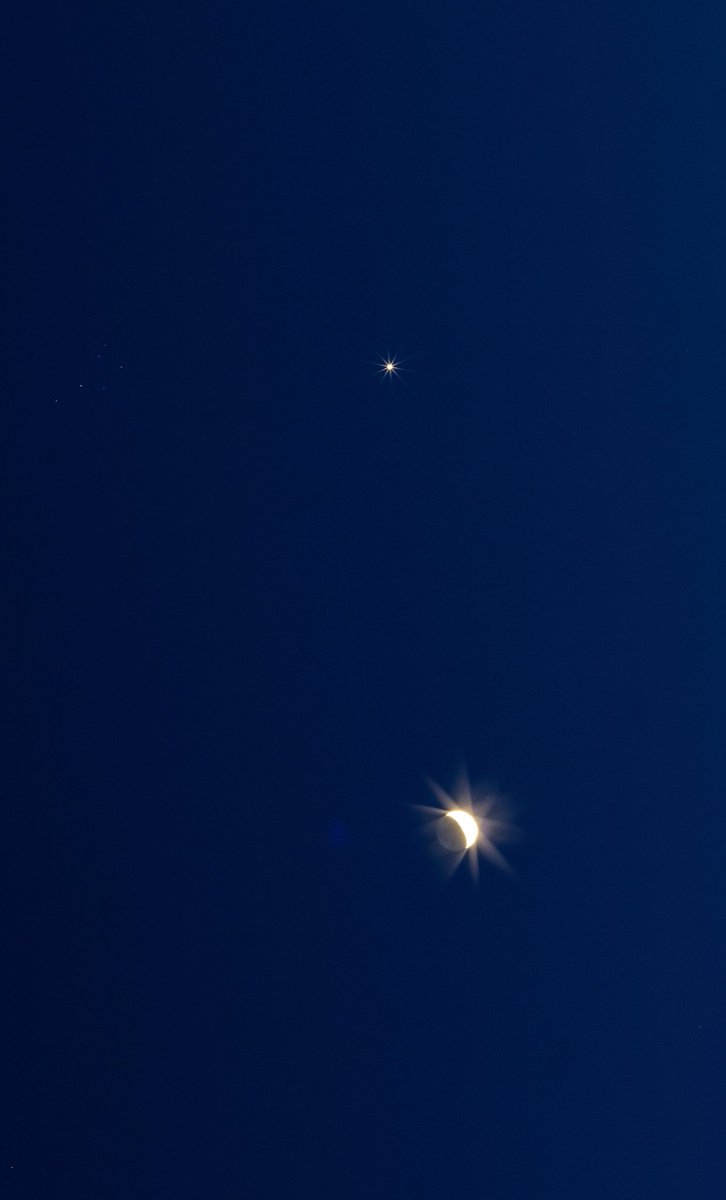 t_pujan's tweet photo. Two days ago.
#editingimages
#moon
#venus
#peliades https://t.co/rhP9HjdWVO