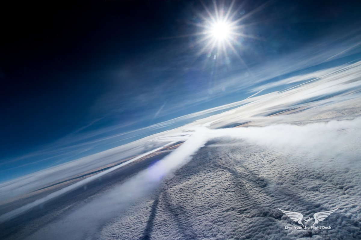 Dark blue sky at 41,000 feet
#avgeek #pilotsview #pilotlife #livefromtheflightdeck