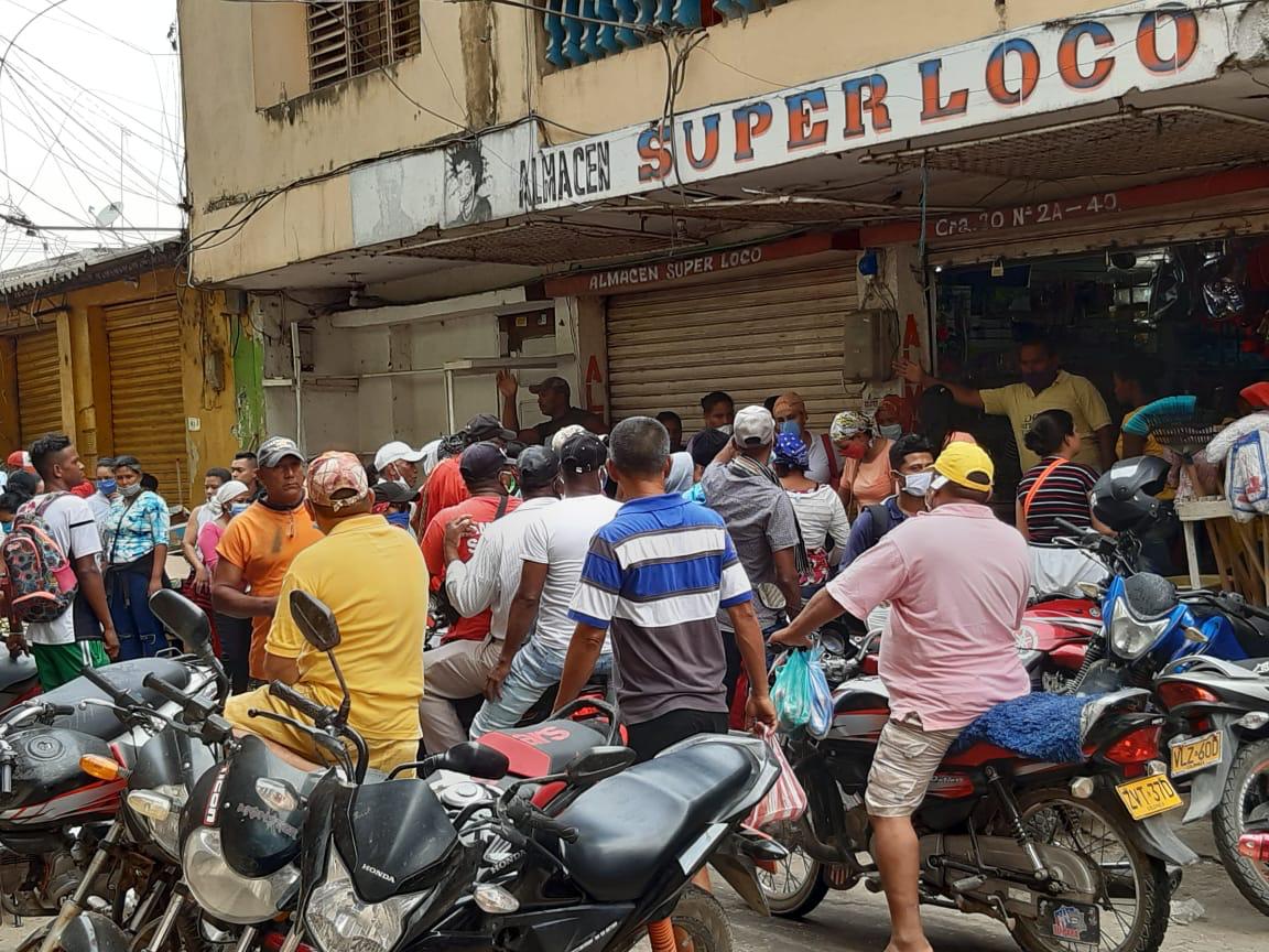marchenojob's tweet photo. Así está el centro de Lorica (donde se registró el primer caso de contagio con COVID-19) ¿Dónde está la autoridad? Foto @roberthangulo https://t.co/oFdVtzcUWa
