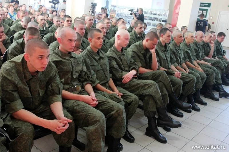 5th_kolonka's tweet image. Путин подписал приказ о весеннем призыве.

В преддверии эпидемии коронавируса.

Для тех, кто ни разу не был на призывном распредпункте и не совсем понимает, что это такое, вот просто несколько фото: