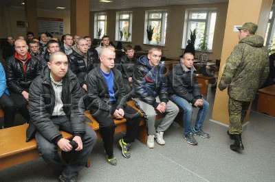 5th_kolonka's tweet image. Путин подписал приказ о весеннем призыве.

В преддверии эпидемии коронавируса.

Для тех, кто ни разу не был на призывном распредпункте и не совсем понимает, что это такое, вот просто несколько фото: