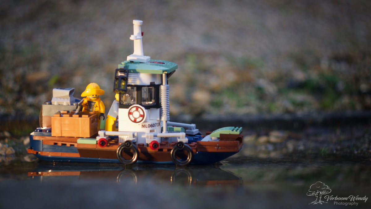 fishersmen's boat  #hiddenside #LEGO #legophotography #toyphotographers #photography #ArtistOnTwitter #StayHome #StayAtHomeChallenge #StaySafe