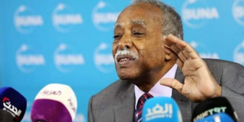 yasin123ah's tweet photo. وزير التربية والتعليم بروفيسور محمد الامين التوم يعلن عن تأجيل امتحانات الشهادة السودانية الي اجل يحدد لاحقًا ،،
#فيروس_كورونا https://t.co/zM63uHfc0l