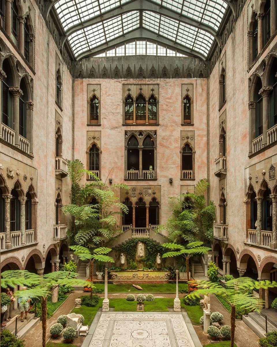 MO_BOSTON's tweet photo. While you are remaining indoors, take a virtual tour of the @gardnermuseum this #DestinationMOnday! View exhibits and explore the infamous 1990 heist of several pieces of the institute's choicest artwork. #MOBoston #DestinationMOnday #VirtualTour https://t.co/tgra1yw5Rk