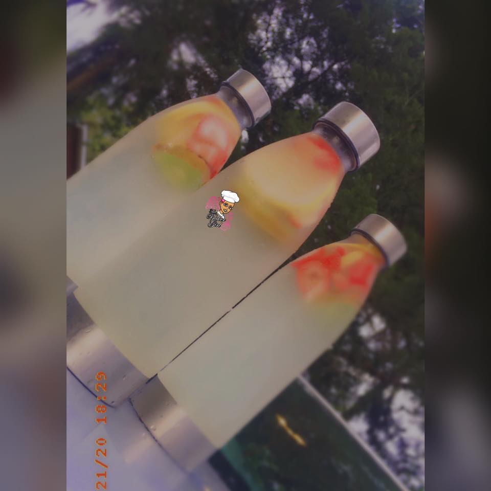 TheeBakerGirl's tweet photo. We’ve been working, there’s no free time. 😎🍹🍍🍋 https://t.co/vfZOOmWVXN