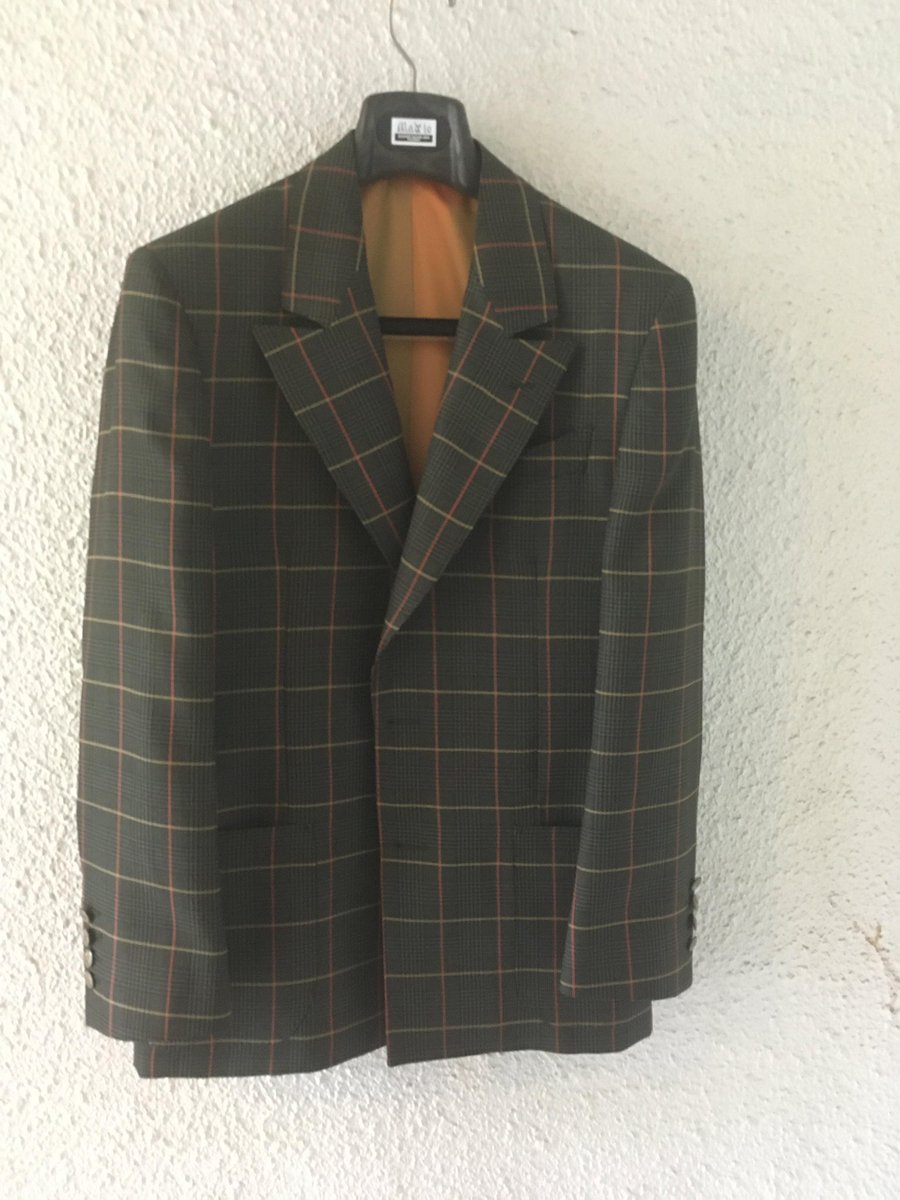 konykonishi's tweet photo. 2020SSjakets 2B フロントストレートカット　ゆったりめなドロップ6
通気性高いストレッチプリントCheck！

#bespoketailordmg #madeto #jakets #check https://t.co/NTGKfVsqW0