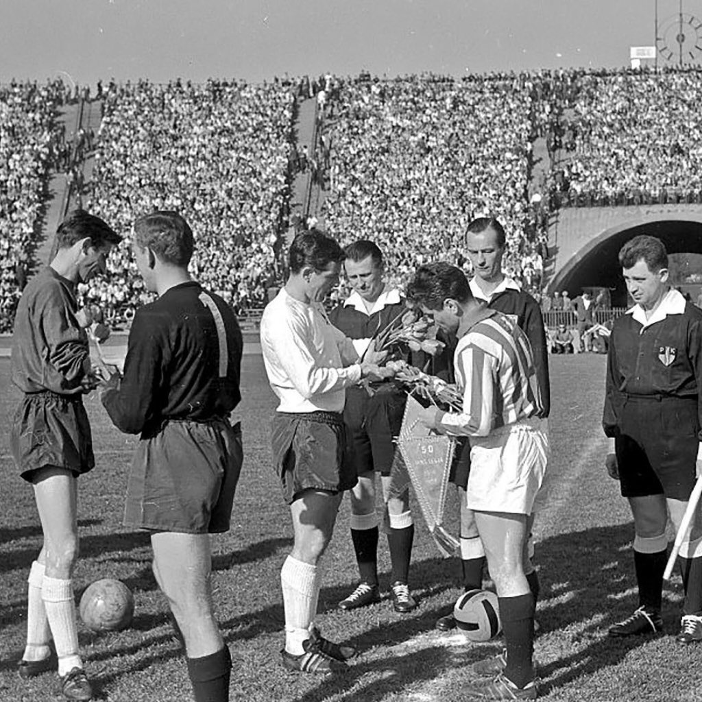 LegiaWarsawEN's tweet photo. On May 3rd, 1966 Legia played a game 🆚@SpursOfficial and... won it🔥
#LegiaWarsaw #LegiaRetro https://t.co/avouSSVq5t