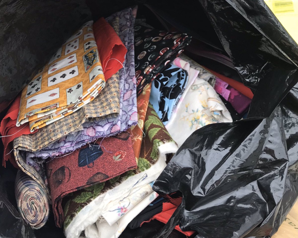 StNicholas_Ang's tweet image. We’ve collected supplies. Now we help to make #MGH1000Masks #HeartoftheEast #PlankTheCurve @MGHFoundation