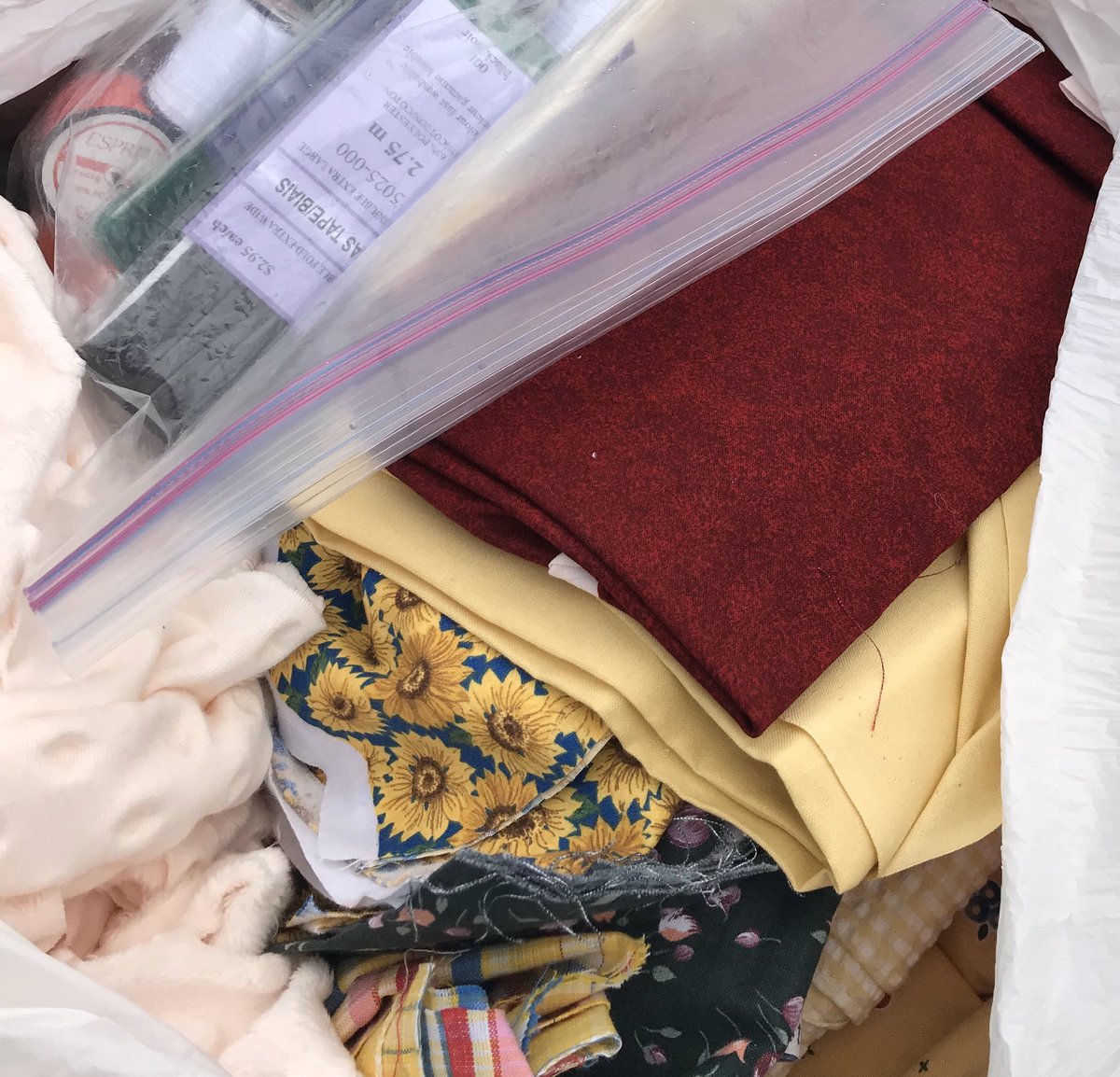 StNicholas_Ang's tweet image. We’ve collected supplies. Now we help to make #MGH1000Masks #HeartoftheEast #PlankTheCurve @MGHFoundation