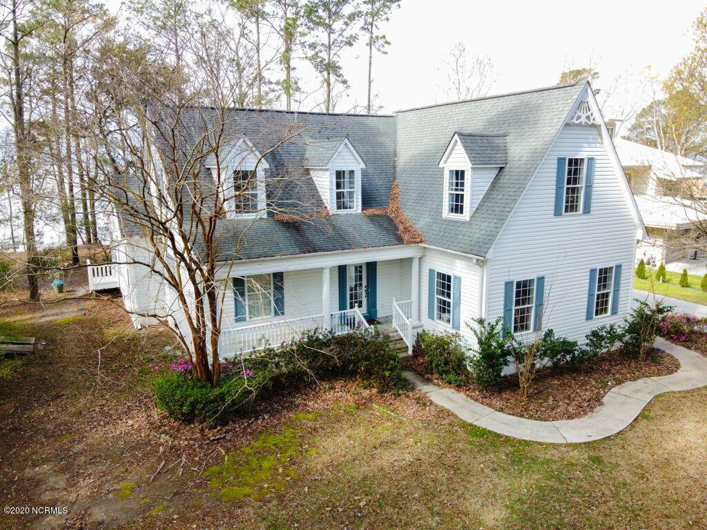 cbwsnewbern's tweet photo. Amazing views from this high elevation, waterfront home in Minnesott Beach. $525,000 Listing Agent: Wendy Jones #guidingyouhome #waterfronthome https://t.co/pF0DuPLrN4 https://t.co/fgRD5PkksY