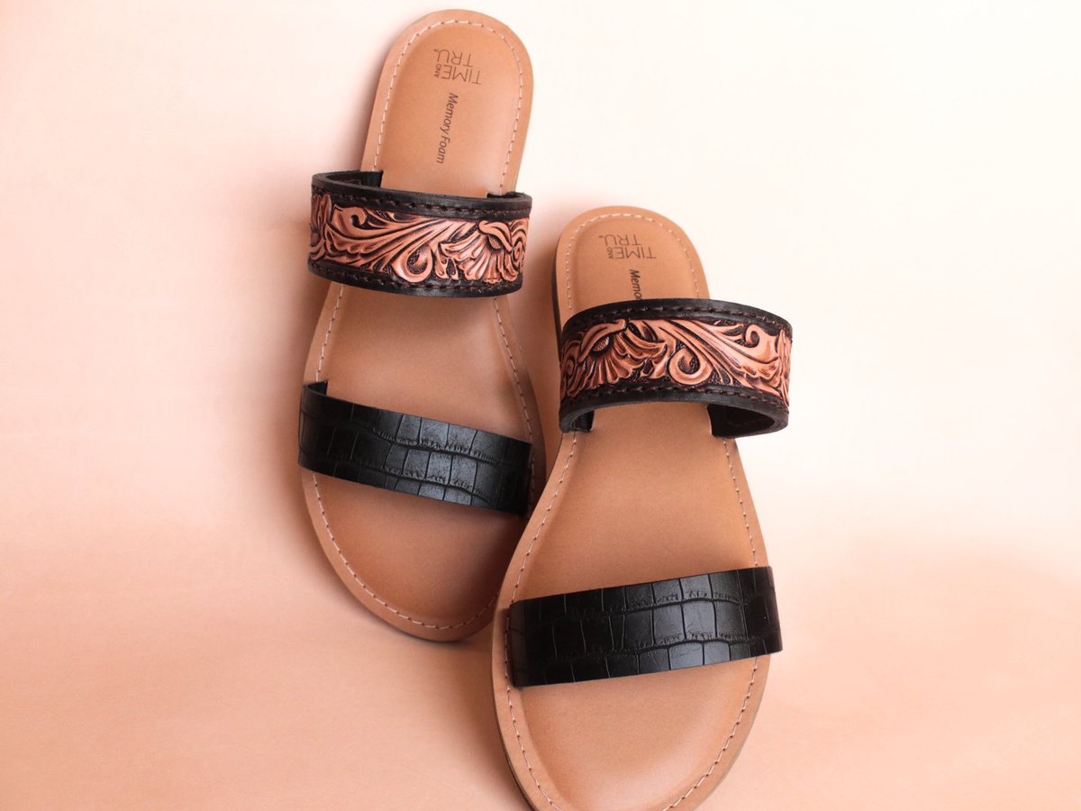 maddogleatherco's tweet photo. Tooled chanclas🤩 https://t.co/bStVIUtPeM