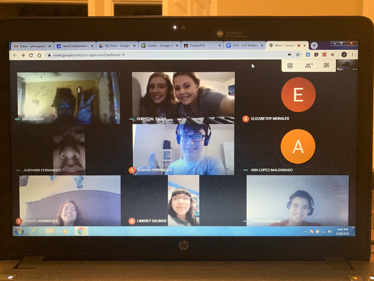 CoachPerkins19's tweet photo. One of the 4 meetings I had with my PE classes. Just a meeting to check in and say hi! Hope they all have a great week 💙 #jarrellway #onlinephysed https://t.co/Ym7ytCr6Vl
