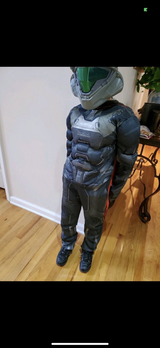 called2teach_'s tweet photo. Ms.Taylor didn’t have a super hero shirt to participate. But I was happy to receive this picture mail from my scholar. #RandolphElementary #spiritWeek #favoritesuperhero 🥰 https://t.co/FJpt4dSLTI