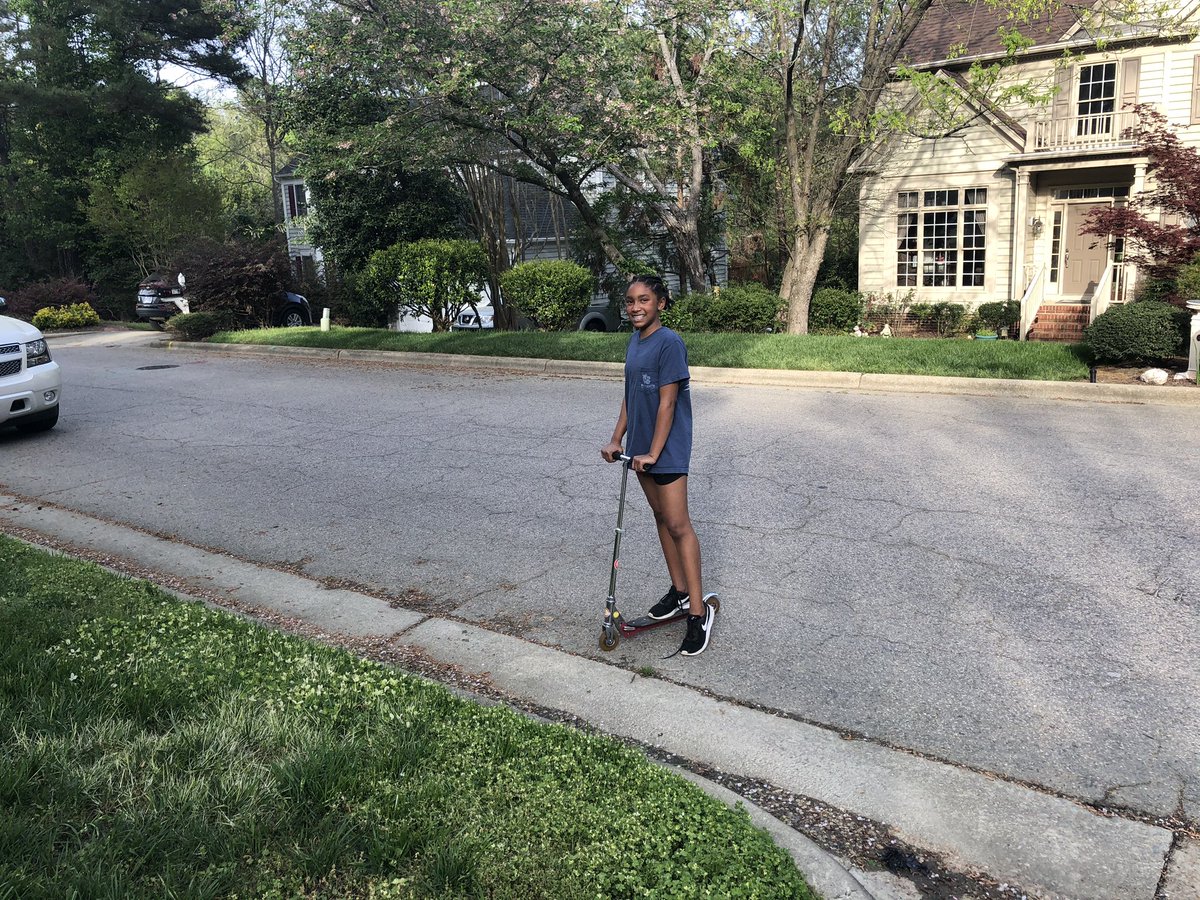 tbrucern's tweet photo. Scooter anyone? @DDMSBuzz https://t.co/oqjiY9g1Ir