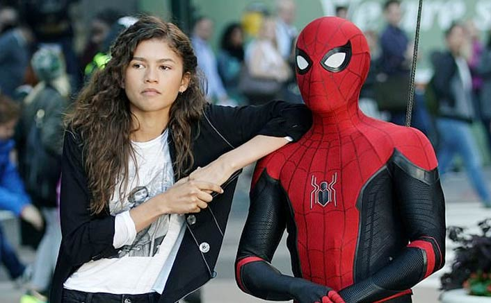 Spider far from home. Зендая и том Холланд человек паук. Том Холланд и зендеячеловек паук. Человек паук и эм Джей том Холланд и зендая.