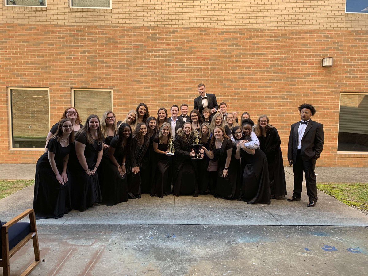 Beccamo911's tweet photo. #missyou2020 @GhsSpiritParade Missing these amazing people during the break https://t.co/MzyY3tLnN3